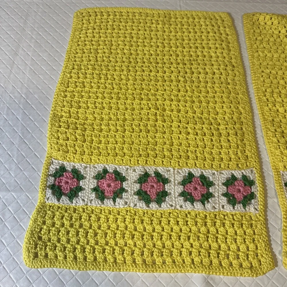 Handmade Vintage Crocheted yellow placemat Rectangle Set 2 Romantic‎ Cottagecore